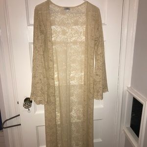 Beige lace duster